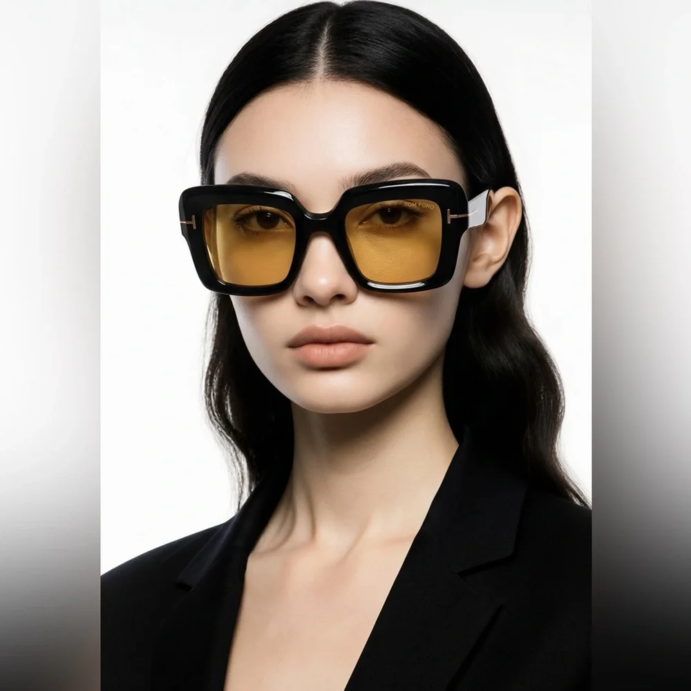 New Authentic Tom Ford TF1157 01E “Esme” Sunglasses – Shiny Black with Brown Len